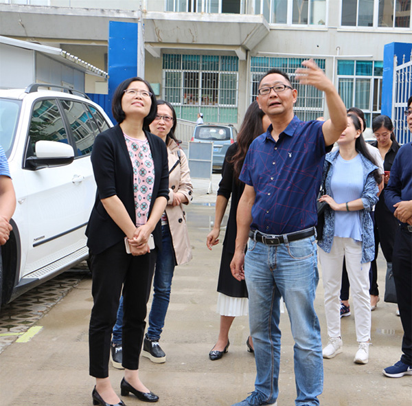 云南省中医药管理局常务副局长杨丽娟一行调研保山市中医医院(图2)